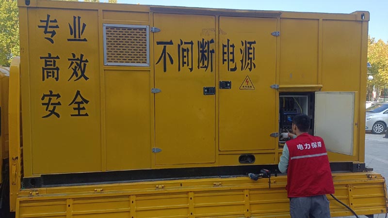 合江柴油发电机组和UPS电源配合使用时，如何避免切换过程中的电力中断？
